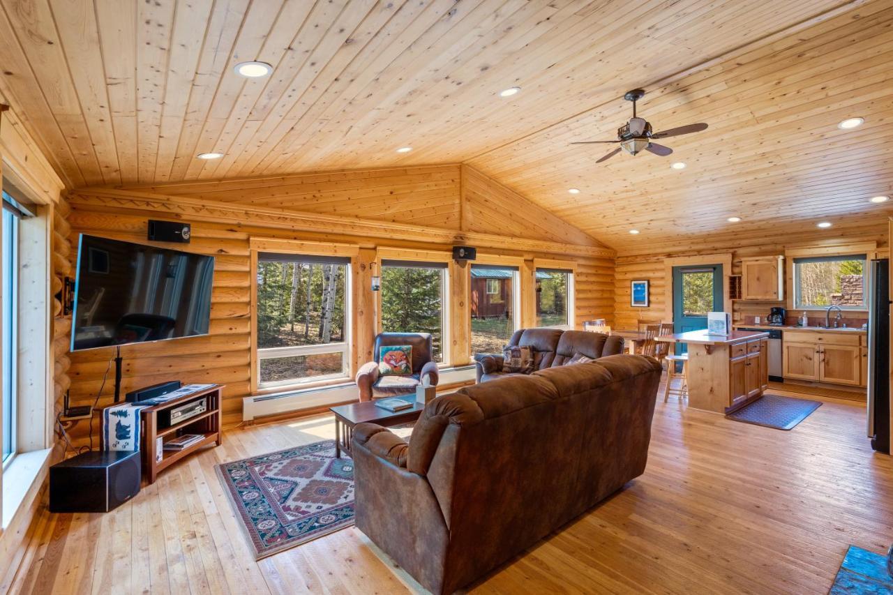 Lazy Fox Cabin Уест Йелоустоун Екстериор снимка